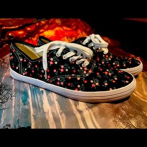 American eagle sneakers 8